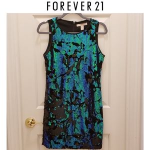 4/$25 🥂 Fitted Sequins Dress
